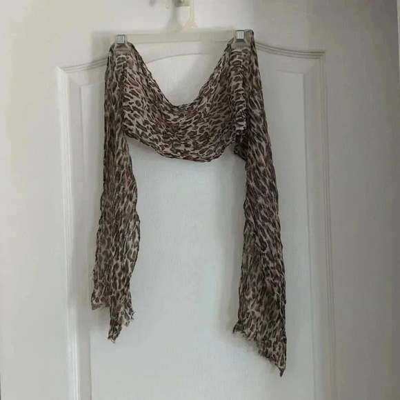 *Free With Purchase*Leopard  print scarf - Picture 1 of 6